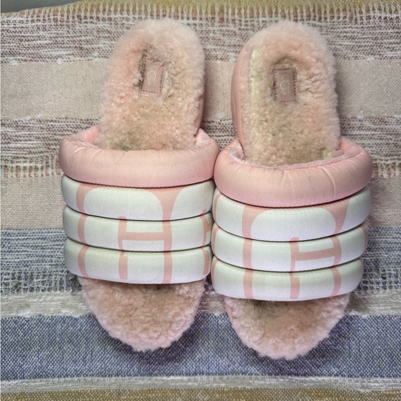 UGG Pink and White Women's Slippers - Picture 3 of 8
